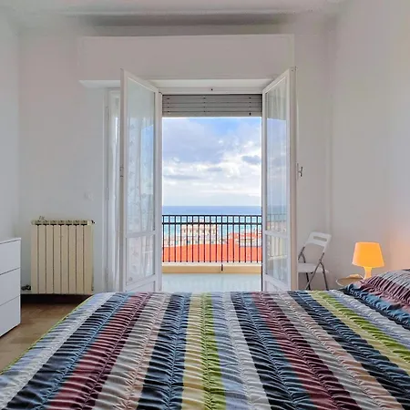 Lejlighed Ampio Con Vista Varazze