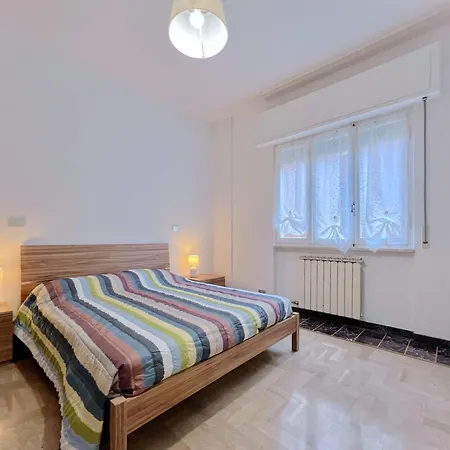 Apartment Ampio Con Vista Varazze