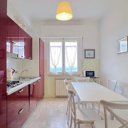 Ampio Con Vista Apartment *