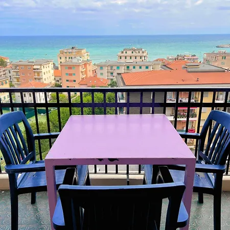 Apartment Ampio Con Vista Varazze